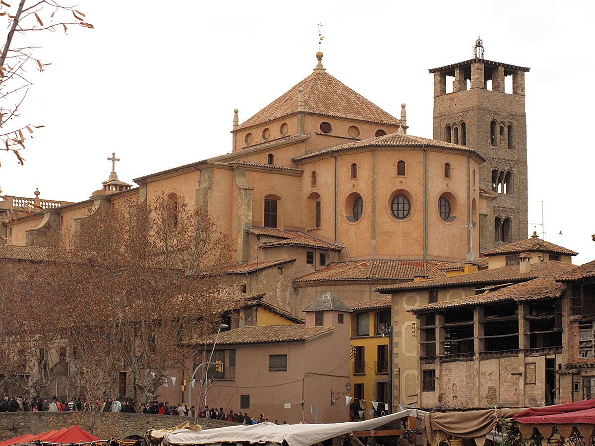 Catedral de Vic, on va existir un dels Scriptoria més importants de la Catalunya medieval. Imatge obtinguda de De Enfo - Trabajo propio, CC BY-SA 3.0